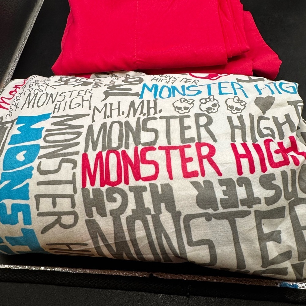 Monster High Twin Sheet Set NO Pillowcase; Pink Flat Sheet & Pillowcase Lot - Picture 2 of 8